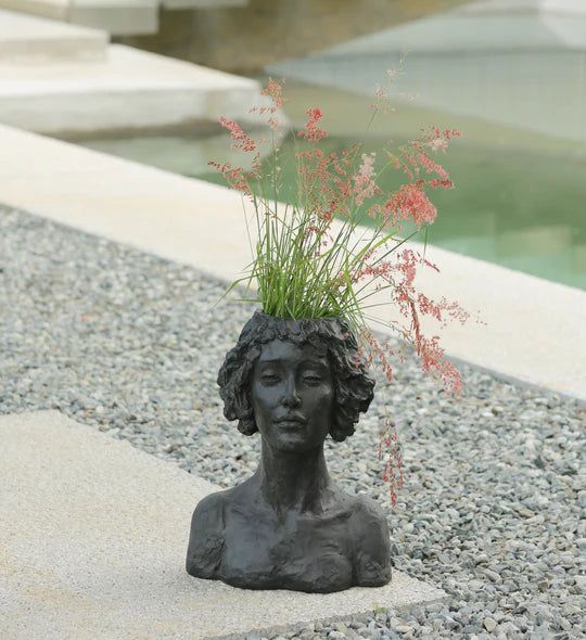 CACHE POT EN FORME DE TÊTE DE FEMME