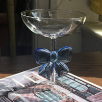 VERRE À MARTINI AVEC UN NŒD