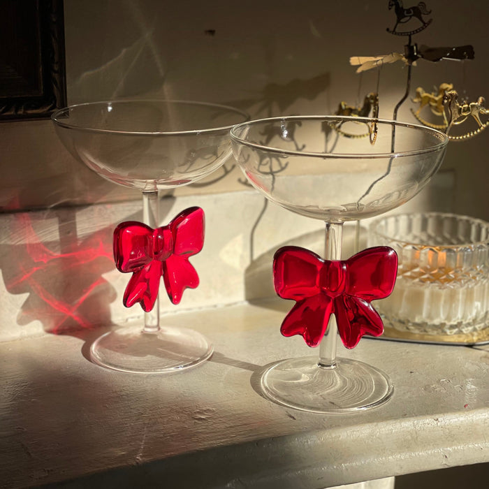 VERRE À MARTINI AVEC UN NŒD