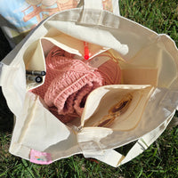 SAC CABAS DE BOUTIQUE DE FLEURS AVEC UN CHIOT