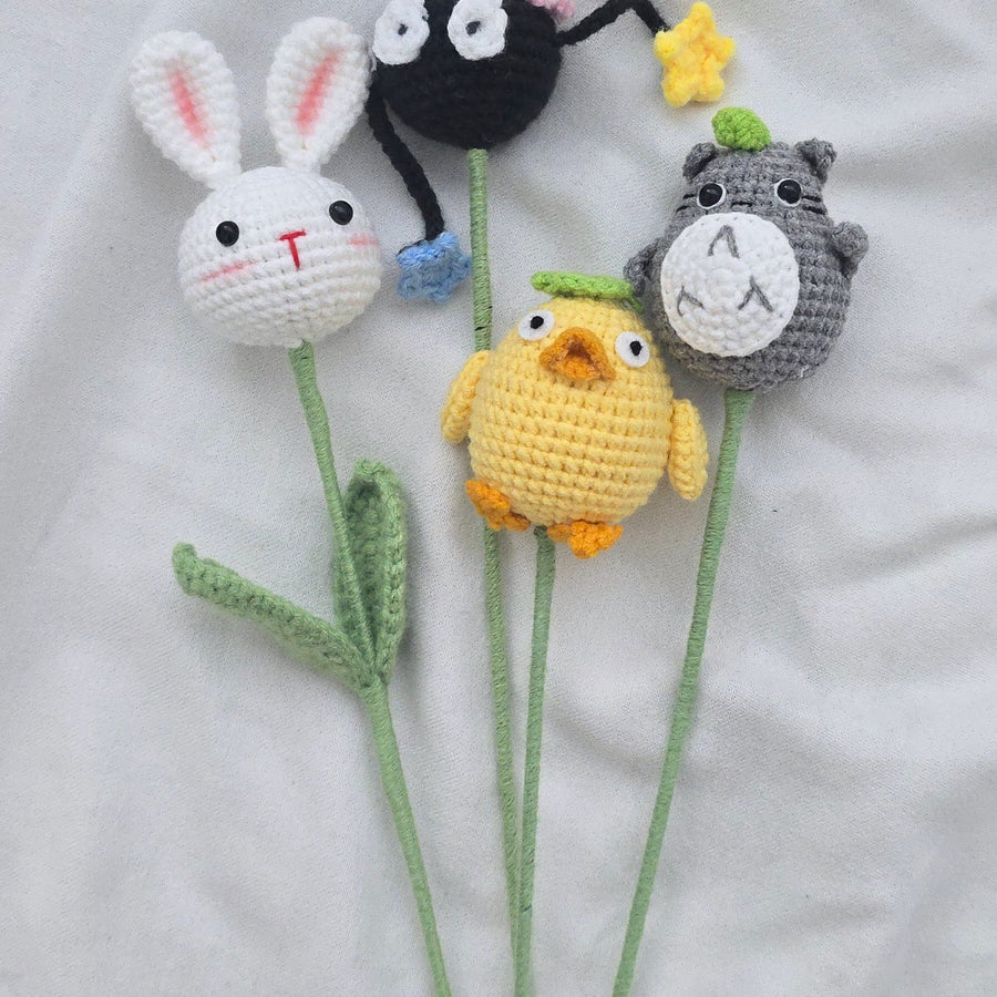 LES AMIS DES FLEURS : TOTORO, LES ESPRITS DES CANARDS, LES LUTIN DE SUIE ET LES LAPINS