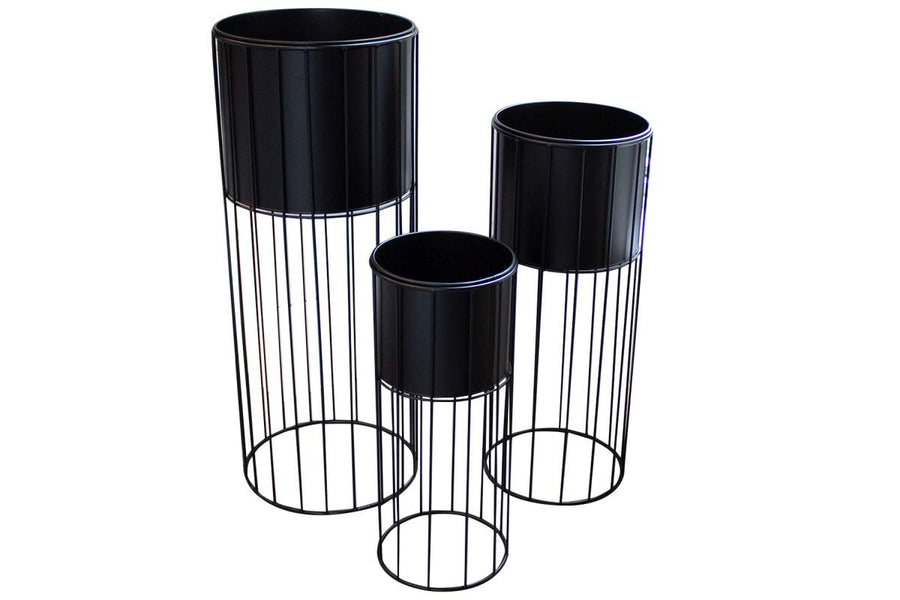 POT COVER AND BLACK METAL STAND