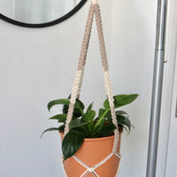 SUPPORT POUR PLANTES EN MACRAMÉ BICOLORE | JARDINIÈRE SUSPENDU D'INTÉRIEUR