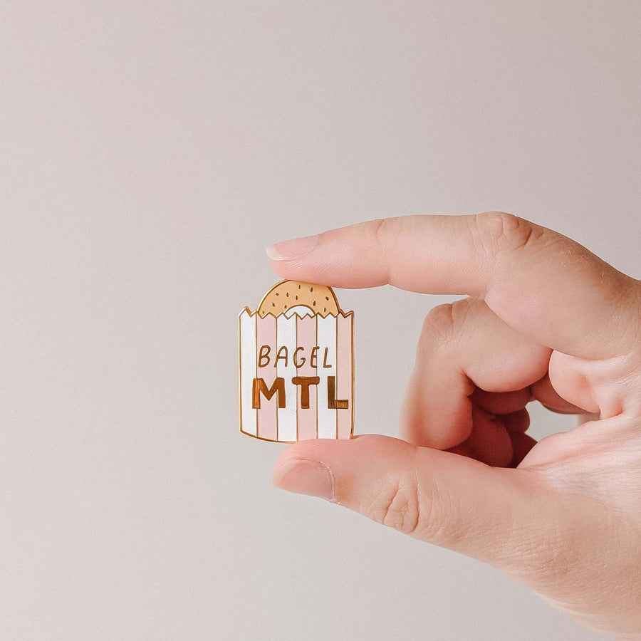 PIN EMAILLEE BAGEL MTL ACCESSOIRE UNIQUE POUR FANS