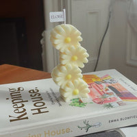 BOUGIE DE MARGUERITES EMPILÉES