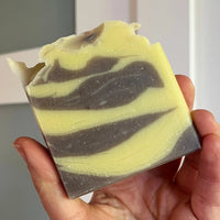 SAVON À L'ARGILE BRÉSILIENNE - WHITNEY - HUILE D'AVOCAT ET LILAS