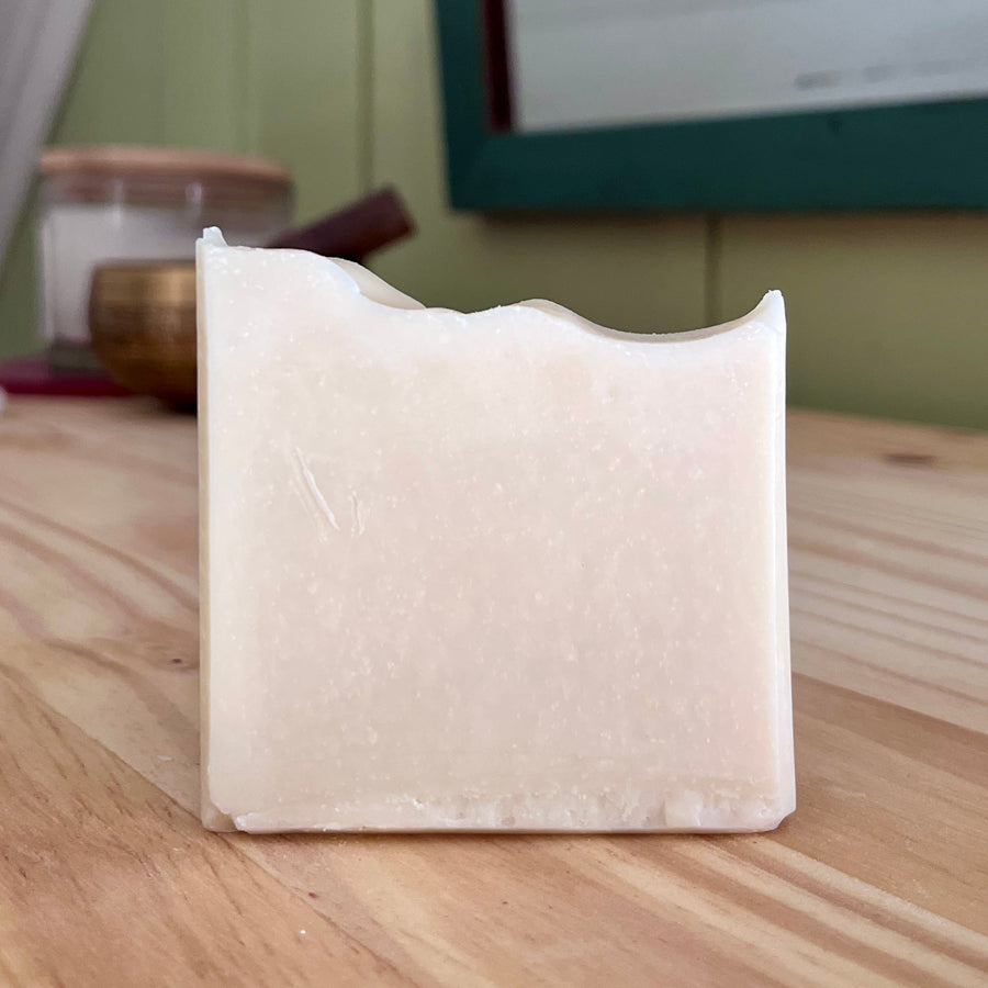 SAVON CHÈVRE SÉLÉNÉ HYPOALLERGENIQUE SANS ADDITIFS POUR PEAUX SENSIBLES DÉLICATES