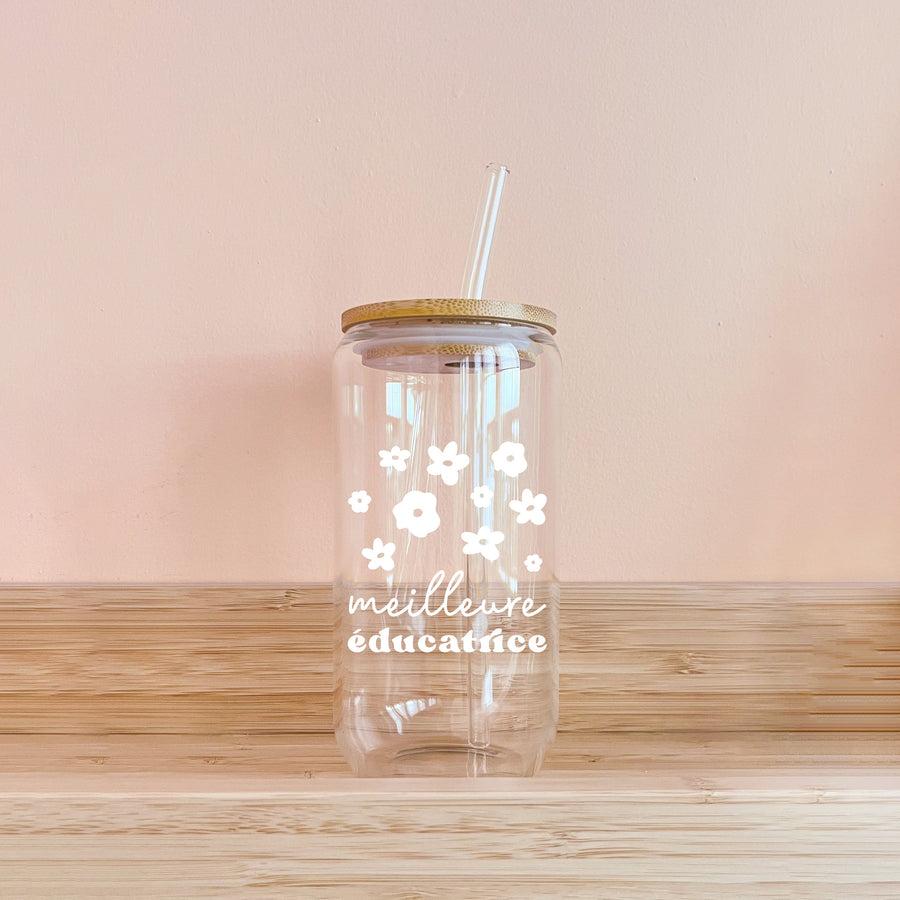 VERRE- MEILLEURE EDUCATRICE , FLEURS BLANCHES