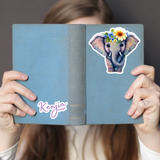 AUTOCOLLANT - BÉBÉ ÉLÉPHANT AVEC FLEURS