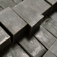 LE CHARCOAL MINT FACE WASH BAR PURIFIE ET HYDRATE LA PEAU