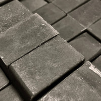 LE CHARCOAL MINT FACE WASH BAR PURIFIE ET HYDRATE LA PEAU