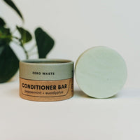 BARRE DE CONDITIONNEUR SOLIDE MENTHE POIVRÉE EUCALYPTUS DEMÊLAGE EFFICACE NUTRITION POUR CHEVEUX SENSIBLES ZÉRO DÉCHET