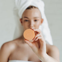 BARRE DE CONDITIONNEUR SOLIDE ORANGE DOUCE PAMPLEMOUSSE REVITALISANT POUR CHEVEUX ÉCOLOGIQUES VIBRANT SANS PLASTIQUE