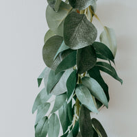 GUIRLANDE D'EUCALYPTUS ET DE SAULE VERT FONCÉ