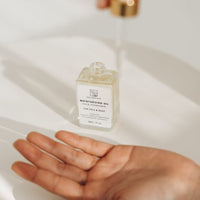 HUILE HYDRATANTE LUXUEUSE POUR PEAUX SENSIBLES NATURELLEMENT NOURRIE ET RAYONNANTE SANS PLASTIQUE