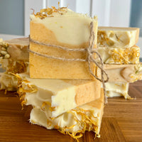 NÉFERTITI Gentle Soap beeswax, turmeric, and calendula