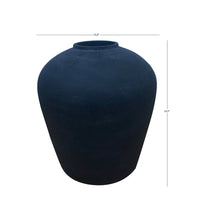 VASES NOIRS SURDIMENSIONNÉS EN CIMENT ET CÉRAMIQUE POUR DÉCORATION INTÉRIEURCONTEMPORAIN